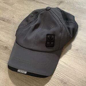 OGIO x-over cap in dark grey